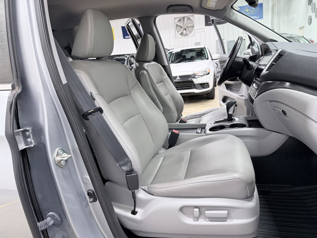 Used 2017 Honda Ridgeline RTL-T image 37