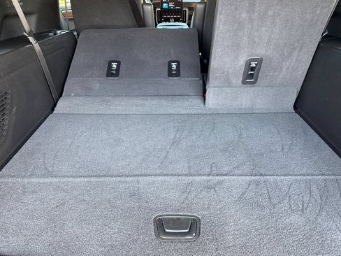 Used 2025 GMC Yukon XL Denali RWD image 23