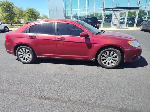 Used 2013 Chrysler 200 Touring FWD image 6