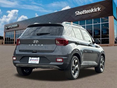 New 2025 Hyundai Venue Limited image 5