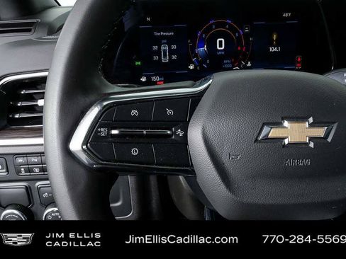 Used 2025 Chevrolet Tahoe LT RWD image 9
