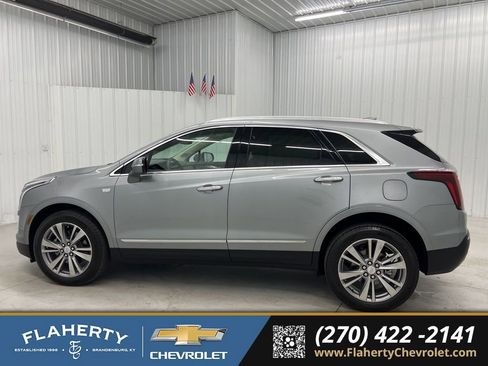 Used 2025 Cadillac XT5 Premium Luxury w/ LPO, Floor Liner Package FWD image 5