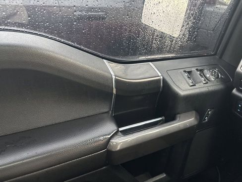 Used 2018 Ford F150 XLT w/ Equipment Group 302A Luxury image 12