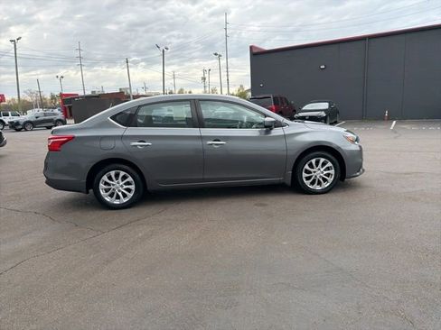 Used 2018 Nissan Sentra SV image 5