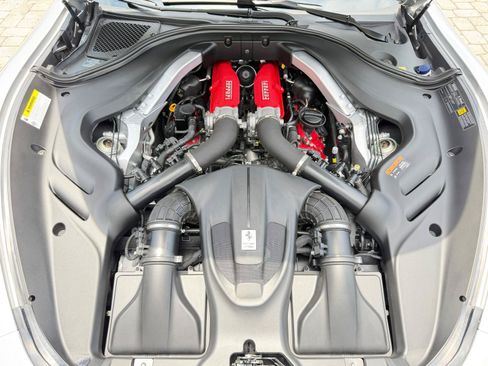 Used 2022 Ferrari Roma RWD image 56