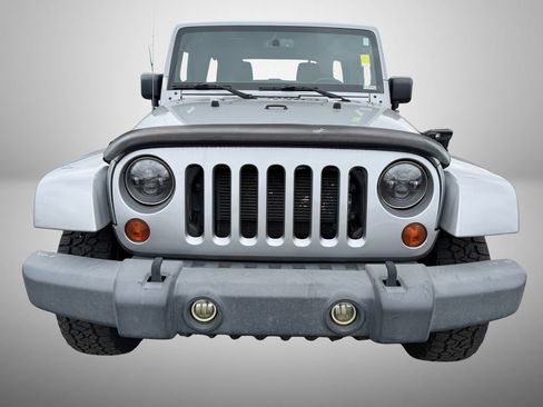 Used 2013 Jeep Wrangler Unlimited Sahara w/ Connectivity Group AWD/4WD image 7