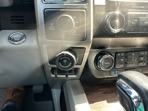 Used 2019 Ford F150 Lariat AWD/4WD image 13
