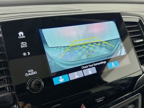Used 2019 Honda Pilot Touring image 17