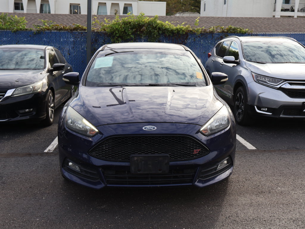 Used 2017 Ford Focus ST FWD image 2