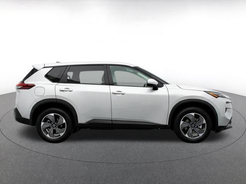 Used 2025 Nissan Rogue SV FWD image 10