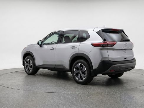 Used 2025 Nissan Rogue SV FWD image 6