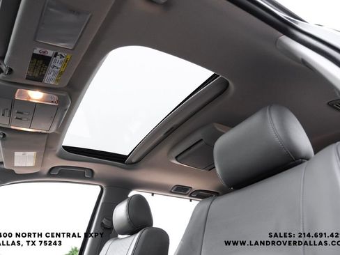 Used 2019 Toyota Sequoia Platinum AWD/4WD image 4