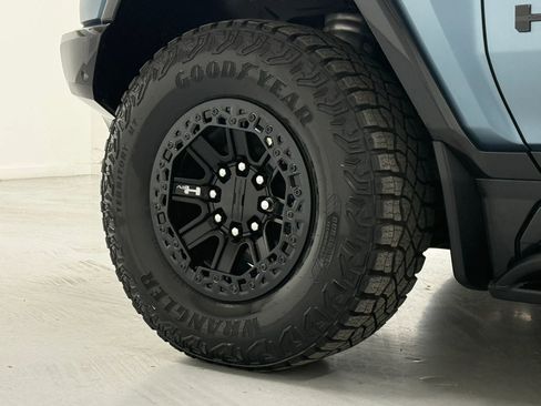 Used 2024 GMC Hummer EV 3X w/ Omega Edition AWD/4WD image 46