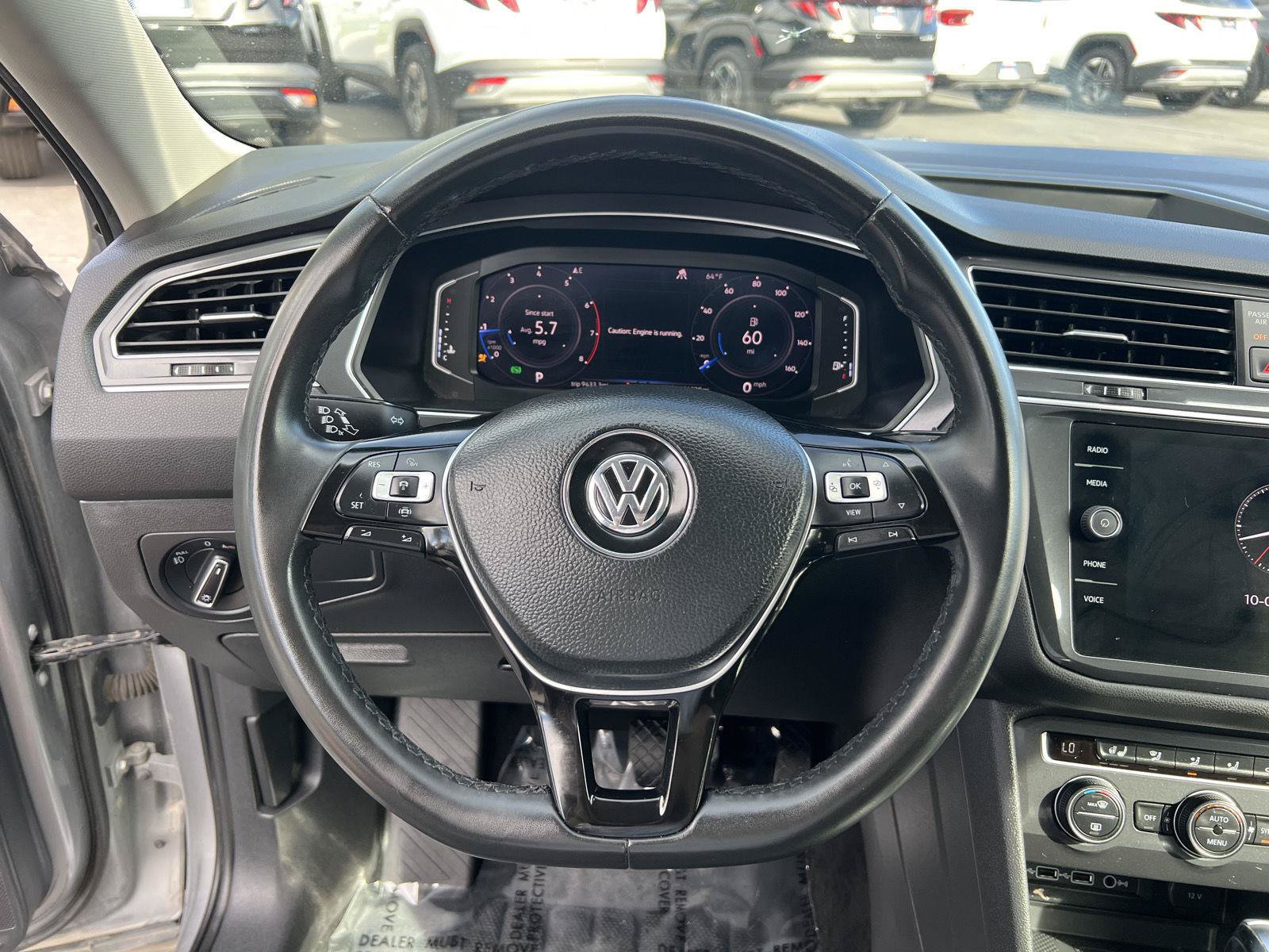 Used 2020 Volkswagen Tiguan SEL w/ 3rd Row Seat Package AWD/4WD image 6