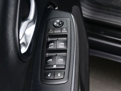 Used 2016 Jeep Cherokee Limited AWD/4WD image 10