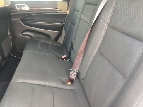 Used 2021 Jeep Grand Cherokee Laredo AWD/4WD image 21