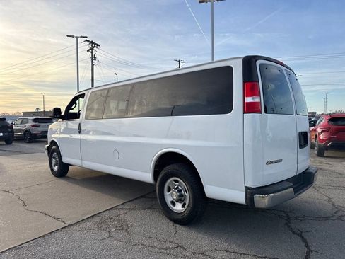 Used 2024 Chevrolet Express 3500 LT w/ LT Preferred Equipment Group RWD image 4