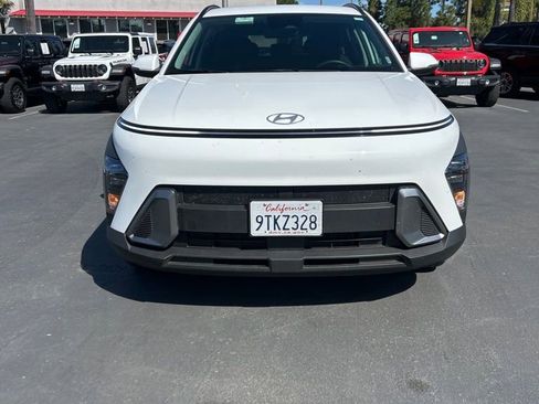 Used 2025 Hyundai Kona SEL image 7