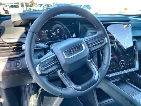 New 2026 GMC Acadia AT4 w/ Luxury Package image 19