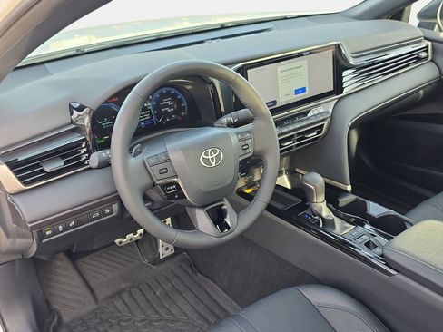 Used 2025 Toyota Camry XSE image 15