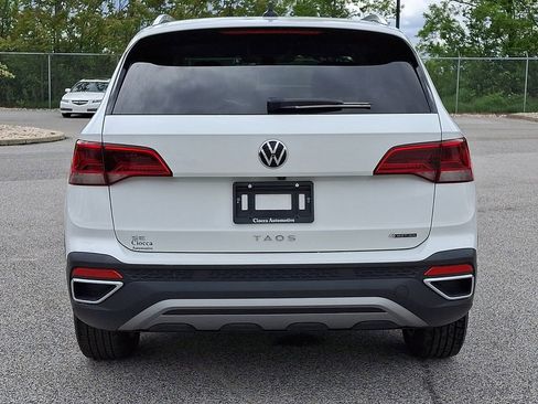 Used 2024 Volkswagen Taos SE AWD/4WD image 8
