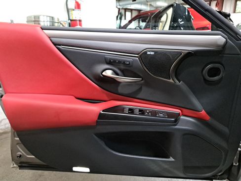 Used 2019 Lexus ES 350 F Sport w/ Accessory Package FWD image 27