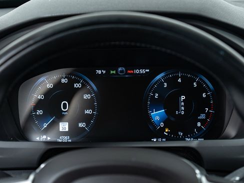 Used 2020 Volvo XC90 T6 Momentum image 18