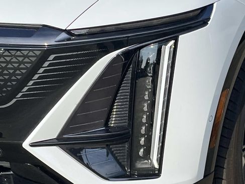 Used 2026 Cadillac Lyriq Signature Sport AWD/4WD image 6