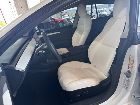 Used 2022 Tesla Model 3 Long Range AWD/4WD image 9