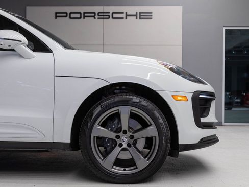 Certified 2026 Porsche Macan AWD/4WD image 11