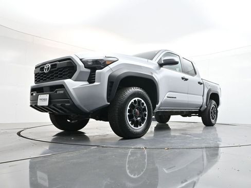 Used 2024 Toyota Tacoma TRD Off-Road AWD/4WD image 29