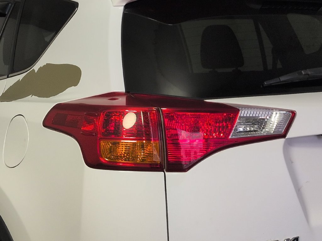 Used 2015 Toyota RAV4 XLE FWD image 8
