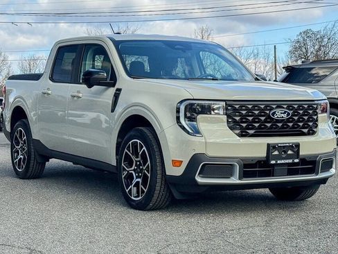 Used 2025 Ford Maverick Lariat image 1