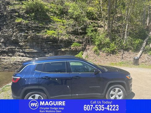 Used 2020 Jeep Compass Latitude FWD image 14