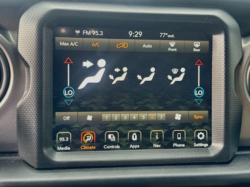 Used 2023 Jeep Wrangler Unlimited w/ Sun & Screen Package AWD/4WD image 17