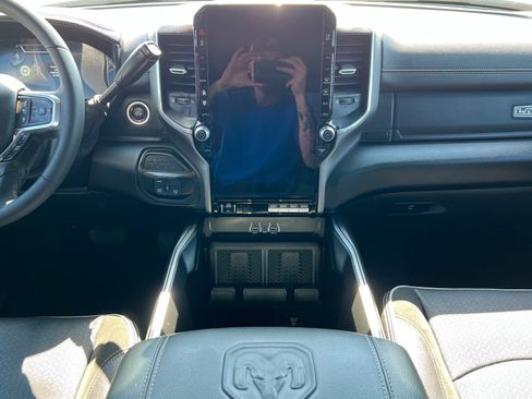 Used 2025 RAM 3500 Laramie AWD/4WD image 13
