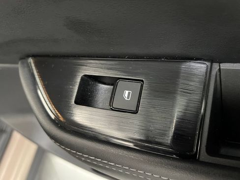 Used 2025 Nissan Rogue SV AWD/4WD image 25
