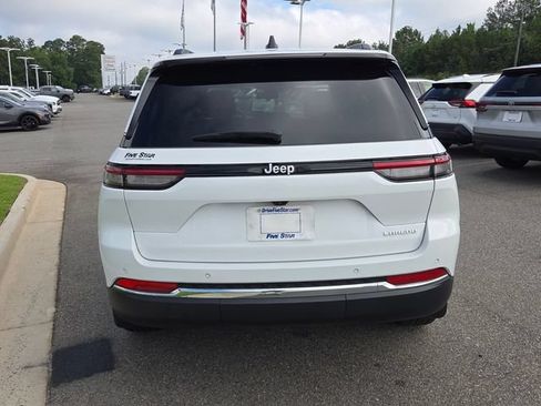 Used 2025 Jeep Grand Cherokee Laredo w/ MOPAR Finishing Package RWD image 10