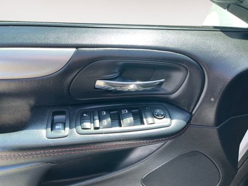 Used 2019 Dodge Grand Caravan GT FWD image 25