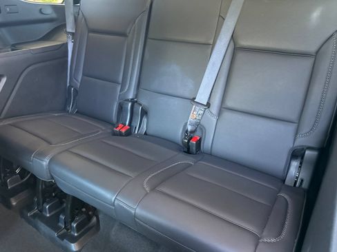 Used 2025 GMC Yukon Denali AWD/4WD image 24
