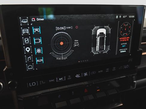 Used 2024 GMC Hummer EV 2X AWD/4WD image 18