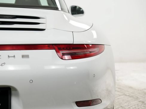 Used 2015 Porsche 911 Targa 4 AWD/4WD image 12