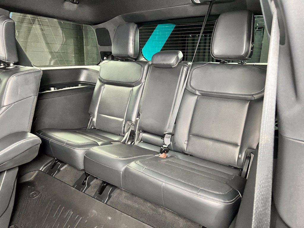 Used 2025 Ford Expedition Platinum w/ Stealth Performance Package AWD/4WD image 23