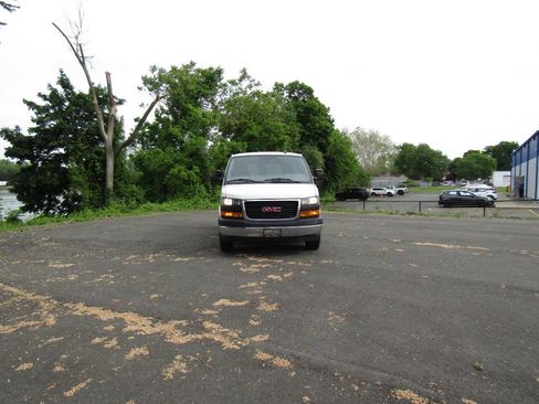 Used 2023 GMC Savana 2500 w/ Driver Convenience Package RWD image 32