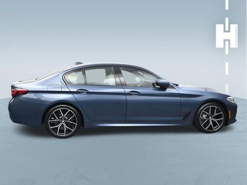Used 2023 BMW 540i w/ M Sport Package RWD image 3
