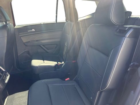 Certified 2023 Volkswagen Atlas SE image 5