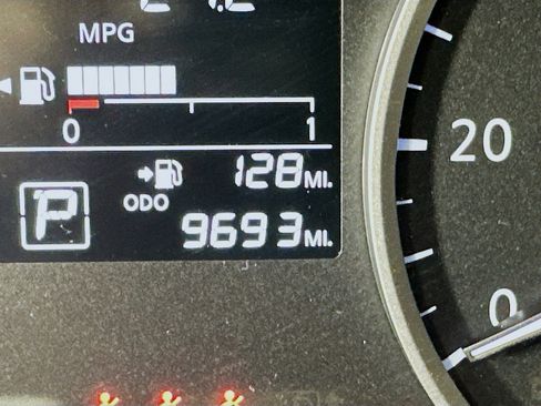 Used 2024 Nissan Kicks S image 19