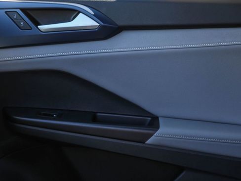 Used 2024 Volkswagen Taos SE image 24