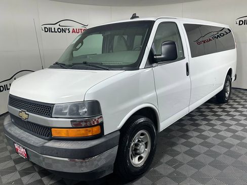 Used 2017 Chevrolet Express 3500 LT w/ LT Preferred Equipment Group RWD image 2
