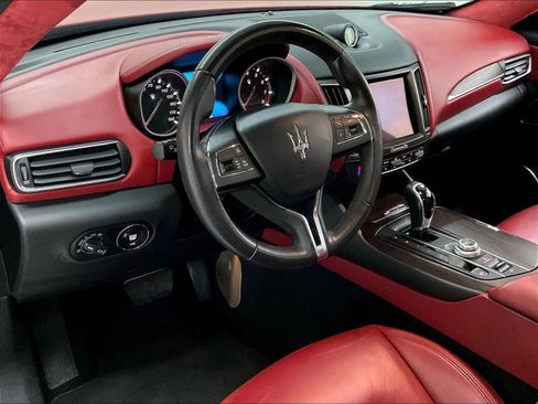 Used 2017 Maserati Levante w/ Luxury Package AWD/4WD image 10